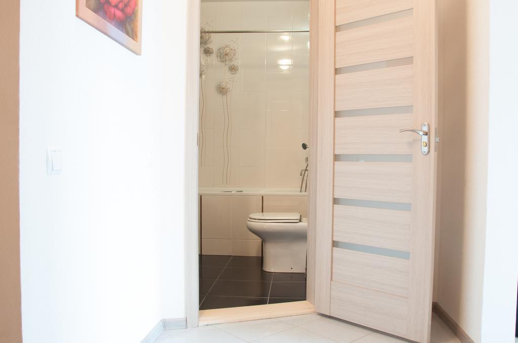 Apartment On Bogatyrskaya 6A Киев Экстерьер фото